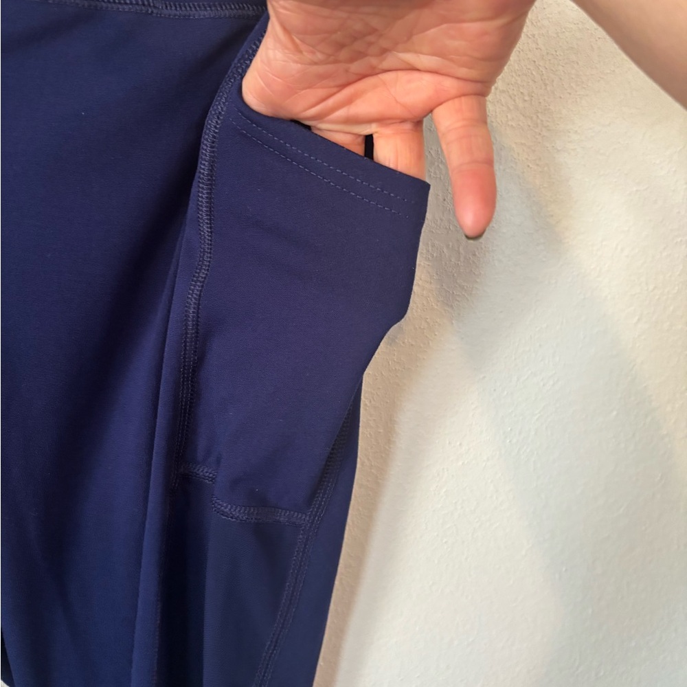 Crane High-Rise Cropped Navy Blue Leggings - Picture 5 of 5